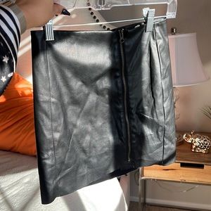 Faux leather zip up mini skirt